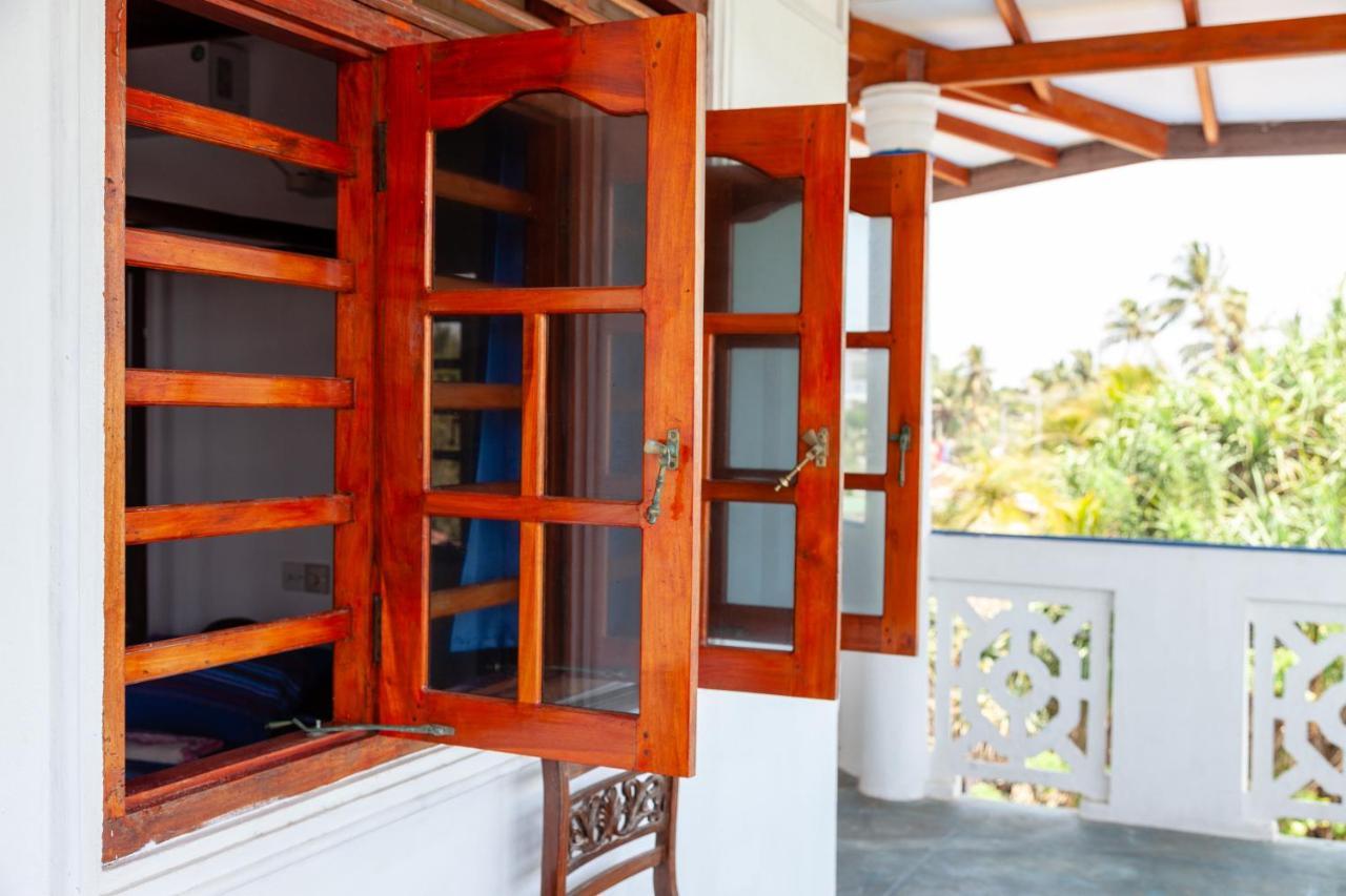 Bluewhale Beach Hotel Tangalle Exterior foto