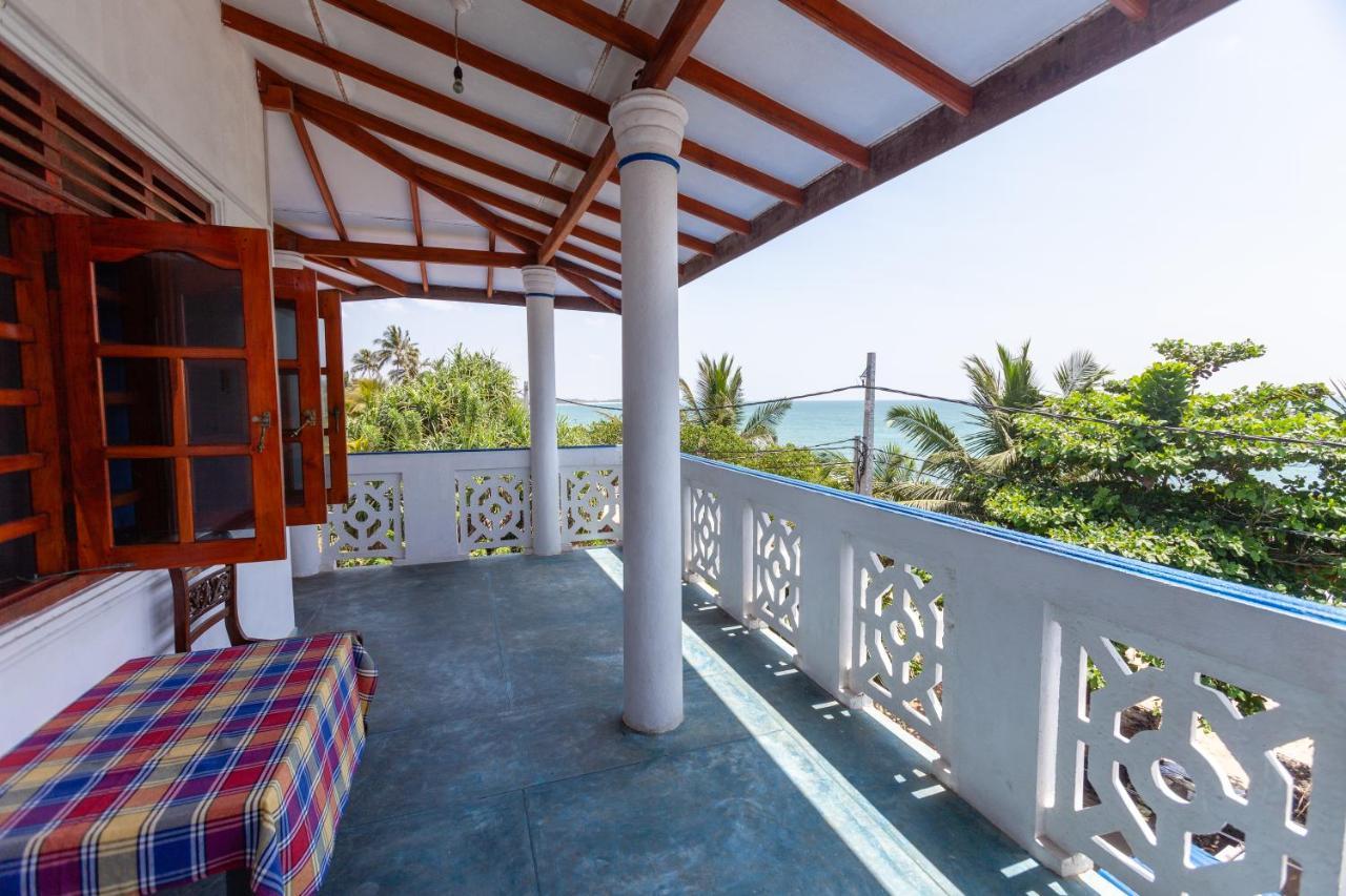 Bluewhale Beach Hotel Tangalle Exterior foto